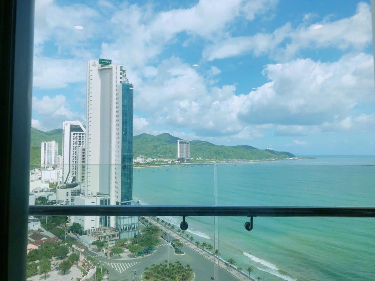나트랑 Scenia Bay Oceanfront By Housing 아파트 외부 사진
