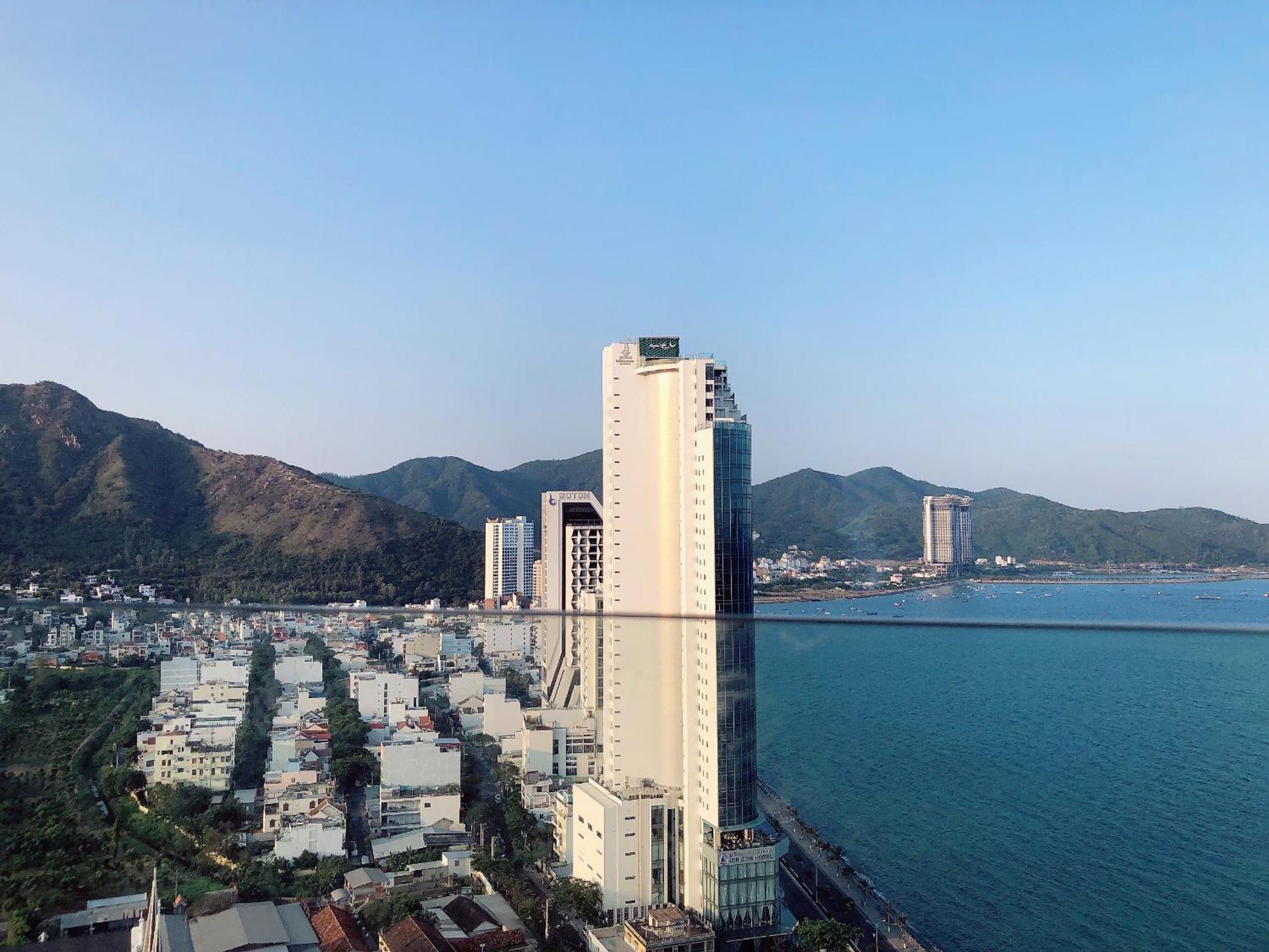 나트랑 Scenia Bay Oceanfront By Housing 아파트 외부 사진